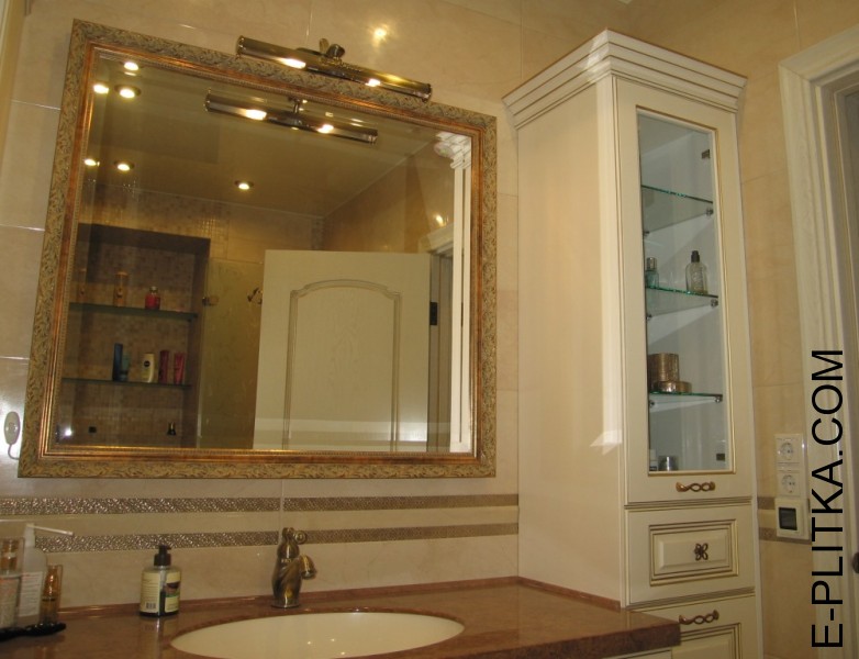 Зеркало для ванной со светильником