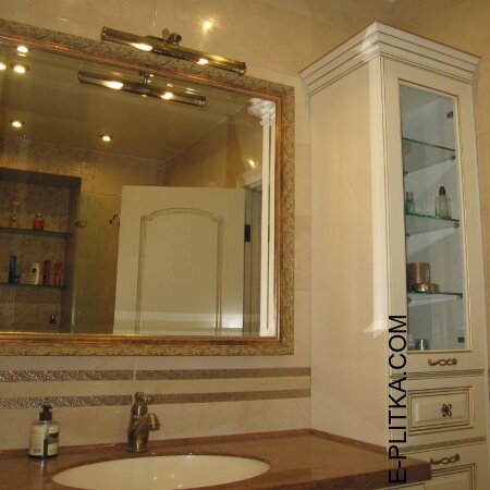 Зеркало для ванной со светильником