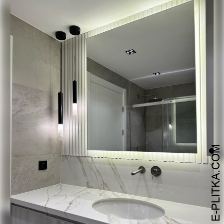 Зеркало с подсветкой на стену