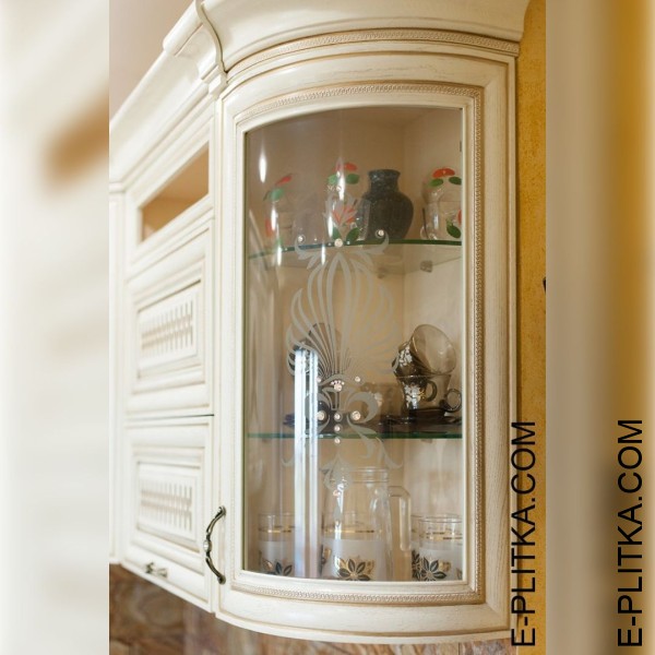 Кутова класична кухня з масиву ясена