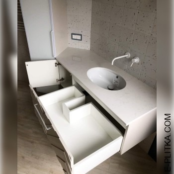 Комплект меблів для ванної кімнати з пеналом