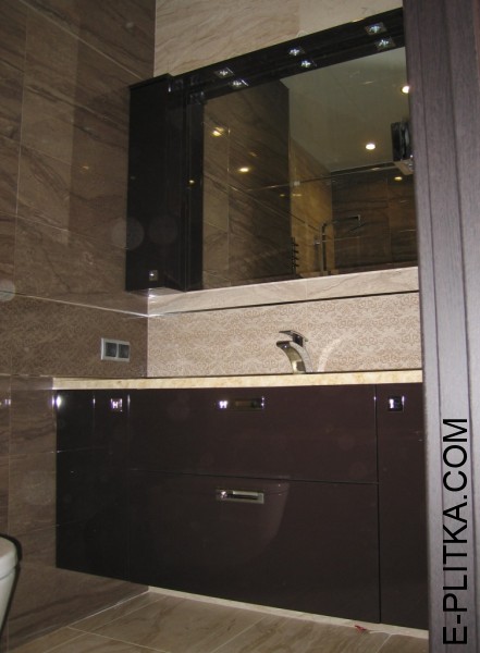 Меблі для ванної кімнати зі стільницею на 135 см