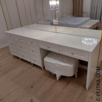 Меблі в спальню в італійському стилі