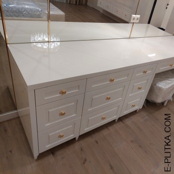 Меблі в спальню в італійському стилі