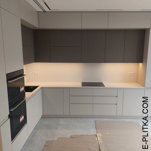 Кухня в современном стиле до потолка | e-Plitka.com