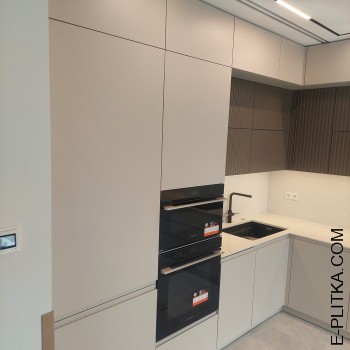 Кухня в сучасному стилі до стелі