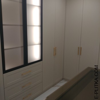 Мебліровка гардеробної кімнати на замовлення