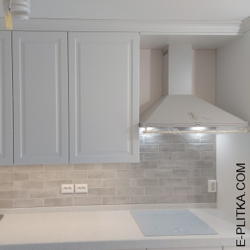 Кухня в класичному стилі до стелі