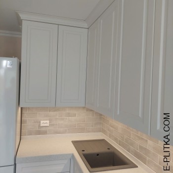 Кухня в класичному стилі до стелі