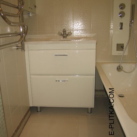 Тумба в ванную камень