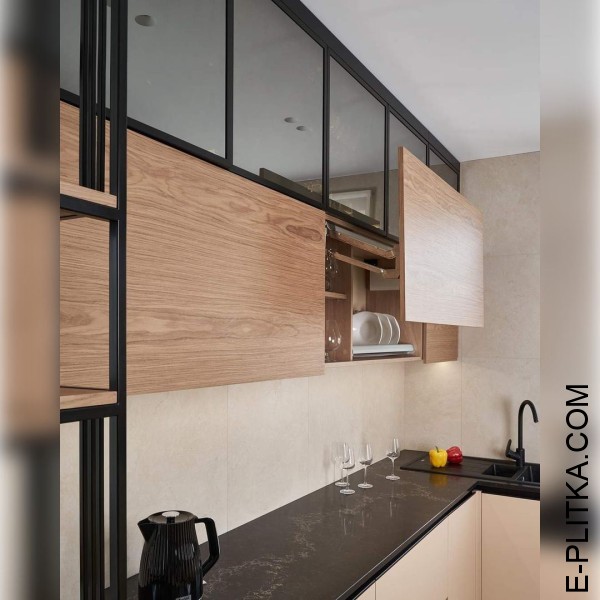 Кухня п-подібна кольору беж із чорним металом