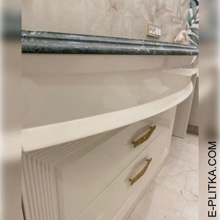 Мебель для ванны со столешницей из камня