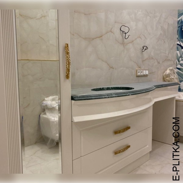 Изготовим мебель для ванны со столешницей из камня в Киеве на заказ нестандартных размеров с эксклюзивным дизайном. Изысканная меблировка роскошной ванной комнаты: тумба под каменную столешницу с раковиной и пенал. ЗВОНИТЕ ☎️ (063) 641 35 65 ✔️ Лучшее кач