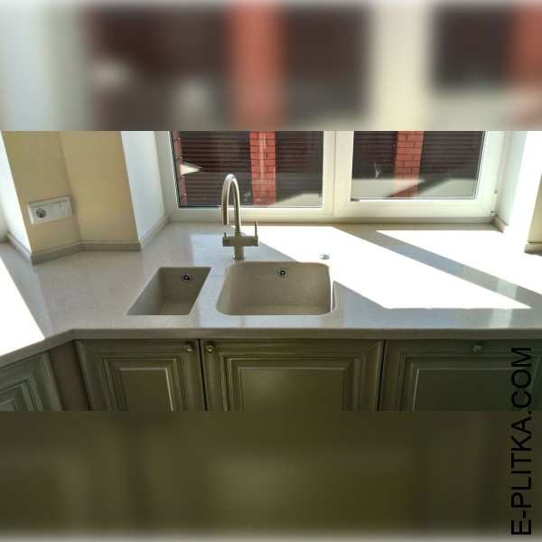 Изготавливаем кухни в Киеве под заказ любых размеров и по индивидуальному дизайн-проекту. Классическая мебель в кухню в оливкового цвета со столешницей и мойкой из искусственного акрилового камня. ЗВОНИТЕ ☎️ (063) 641 35 65 ✔️ Лучшее качество!