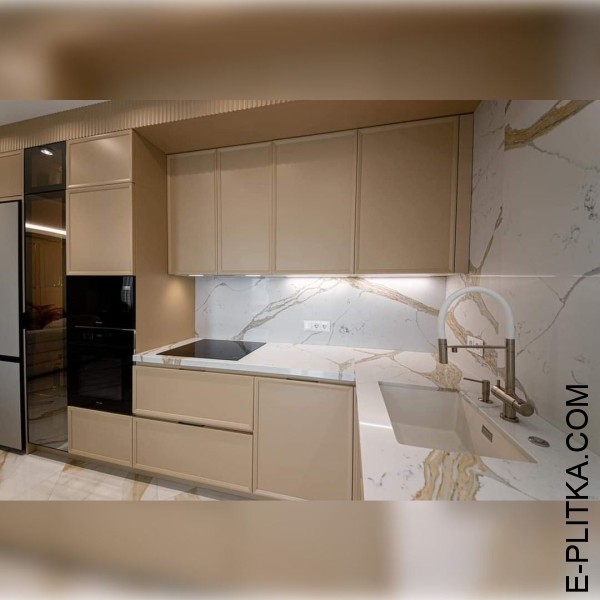 Бежевая кухня с полуостровом в современном стиле