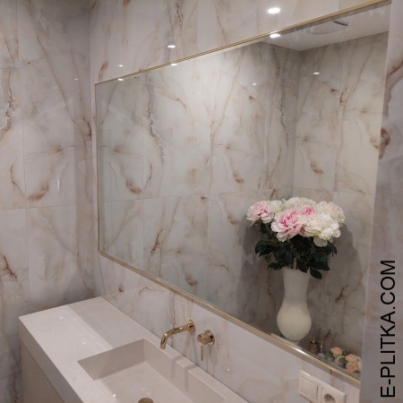 Кремовая тумба под столешницу с влитой раковиной