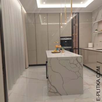 Кухня зі скляними вітринами та островом