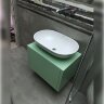 Виготовляємо меблі для ванної у Києві на замовлення будь-яких розмірів та за індивідуальним дизайн-проектом. Модна консольна тумба зеленого кольору під білу раковину-чашу. ТЕЛЕФОНУЙТЕ ☎️ +38(073) 576 63 03 ✔️ Найкраща якість! Доступні ціни!
