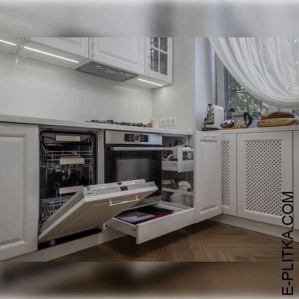 Компактна кухня у стилі сучасна класика