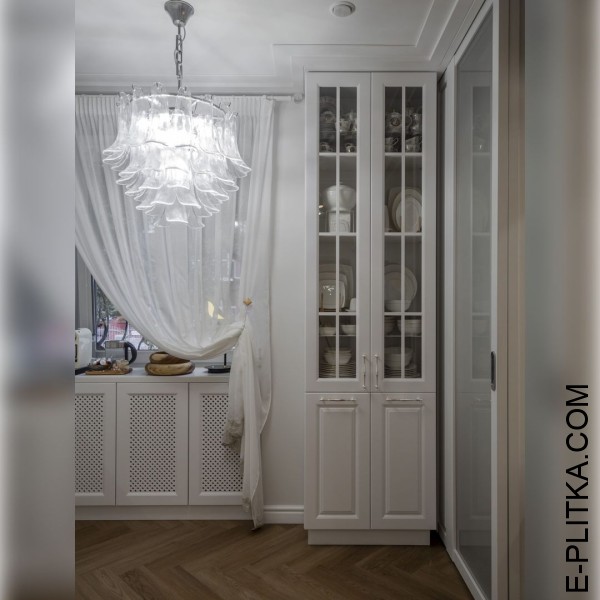 Компактна кухня у стилі сучасна класика