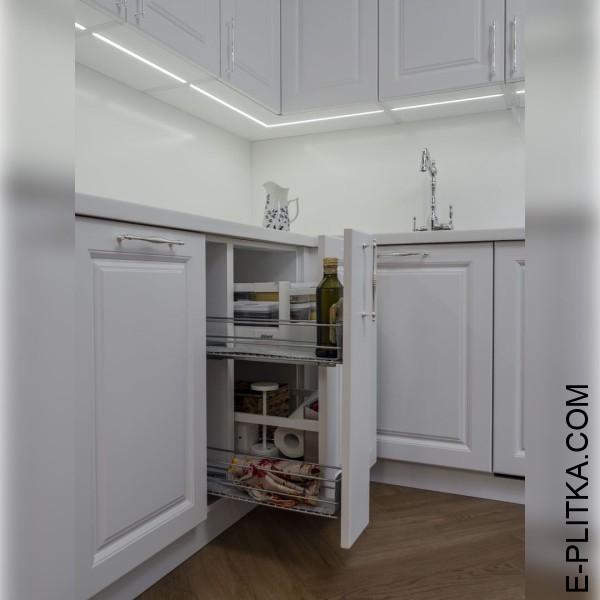 Компактна кухня у стилі сучасна класика