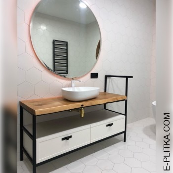 Білі меблі в стилі лофт з дерев`яною стільницею.