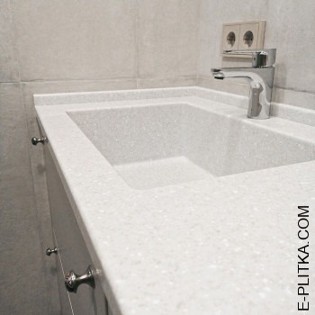 Меблі під стільницю з двома вбудованими раковинами