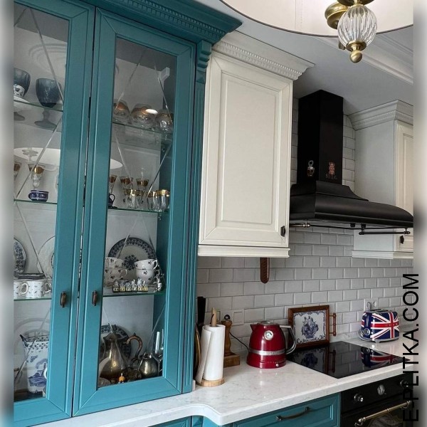Изготавливаем кухни в Киеве под заказ любых размеров и по индивидуальному дизайн-проекту. Модная классическая мебель в кухню с современной сине-белой отделкой и столешницей из искусственного камня. ЗВОНИТЕ ☎️ (063) 641 35 65 ✔️ Лучшее качество!