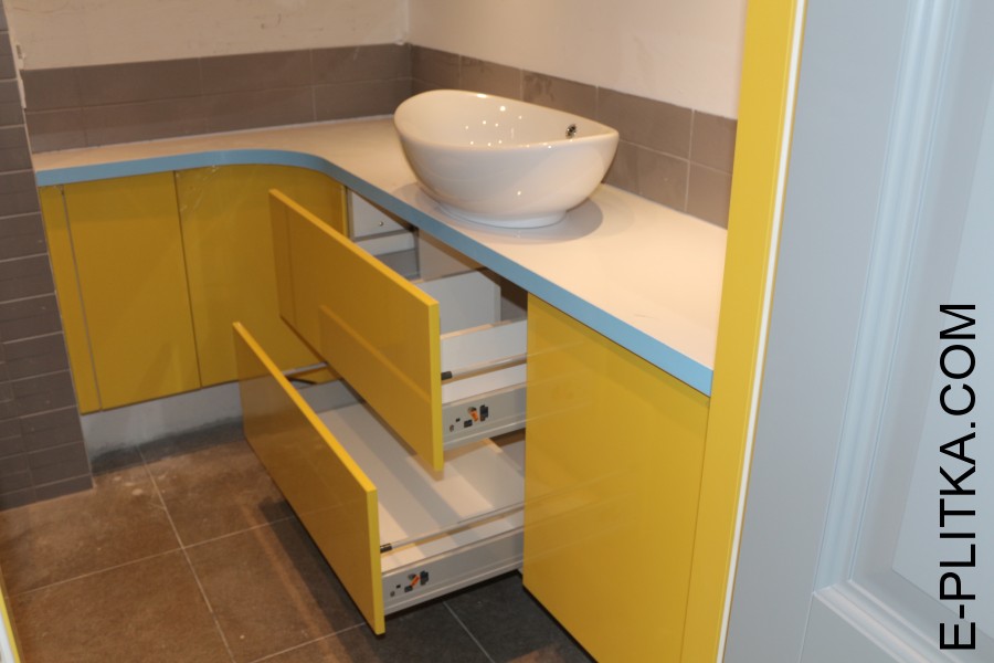 Кутові меблі для ванної за індивідуальним замовленням