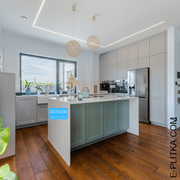 Затишна кухня «Емілія» з островом