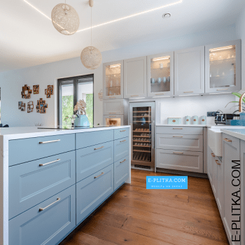 Затишна кухня «Емілія» з островом