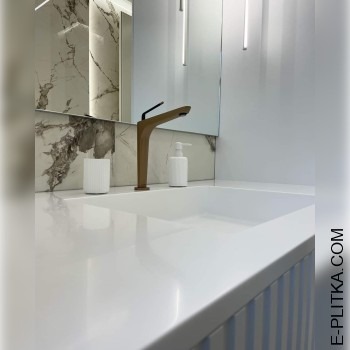 Висока шафа у ванну для пральної машини