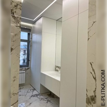 Висока шафа у ванну для пральної машини